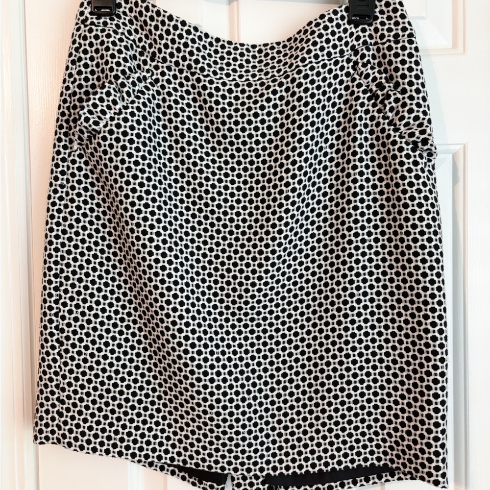 LOFT Black and White Pencil Skirt